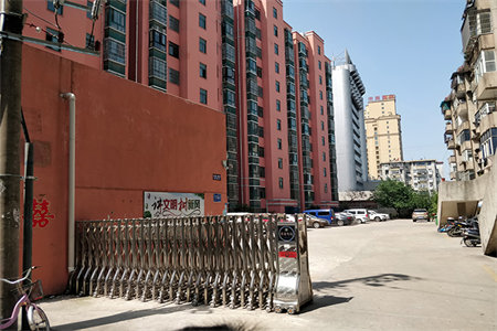 城东百盛花苑3室2厅1卫106万138m2出售